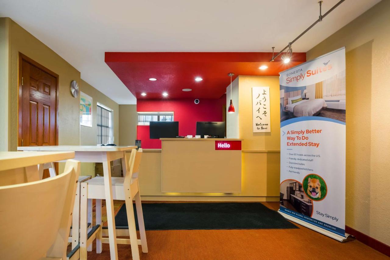 底特律诺维万豪广场套房酒店 外观 照片